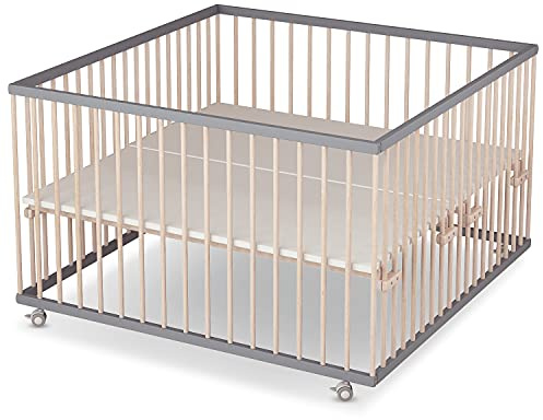Sämann Baby Laufstall aus Holz I Baby Laufgitter 120x120 cm Grau/Natur I Inkl. Matratze Cloud Air I Robuster & höhenverstellbarer Laufstall aus Buchenholz I Mit gummierten Rollen & TÜV geprüft