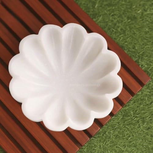 SWADESHI BLESSINGS Handgefertigte dekorative Schale aus Marmor | Weiße, gewellte, geriffelte Schale für Schlüssel/Obst | Organische, moderne Wohndekoration (7 IN)