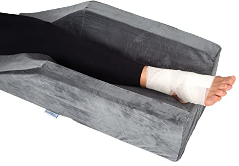 MKS Venenkissen - Venenkeil Beinruhekissen aus Schaumstoff mit waschbarem Bezug - Beinhochlagerungskissen bei Verletzungen oder nach Operationen