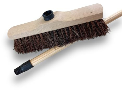 Balai de Jardinage Droit 30 cm | avec Manche Bois 1,40 m | Fibre Arenga résistante | Sortie 65 mm | Idéal pour sols Rugueux | Nettoyage Efficace et Durable | Kibros VC1811M