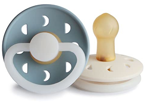FRIGG Mondphase Latex Nacht Leucht-Schnuller | Schnuller 2 Packung | Symmetrischer Sauger in Kirschform | BPA-frei | Hergestellt in Dänemark | (Stone Blue Night/Cream Night, Größe 1 (0-6 Monate))