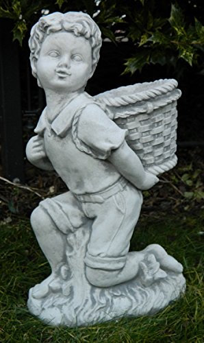 JS Garten Deko Skulptur aus Beton Figur Junge mit Tragekorb zum Bepflanzen H 40 cm Dekofigur und Gartenskulptur