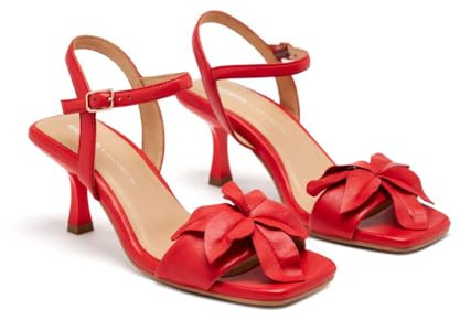 Gioseppo, Modelo 92242, Sandalias de tacón para mujer de piel con detalle flor, zapatos para eventos. Cierre ajustable hebilla, plantilla piel acolchada. Piso ligero. Tacón medio, altura tacón 6,5 cm.
