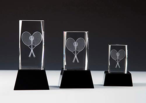 Henecka Tennis-Pokal, Glastrophäe 3D-Lasermotiv Tennis, Kristallglas, schwarzer Glassockel, mit Wunschgravur, Größe 8,5 cm