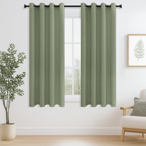 MRTREES Thermo Gardinen mit Ösen Blickdicht Grün für Küche Fenster Wohnzimmer Modern Kurz 2er Set H 122 x B 140 cm, Blickdichte Vorhänge Schlafzimmer Kinderzimmer Verdunkelungsvorhang