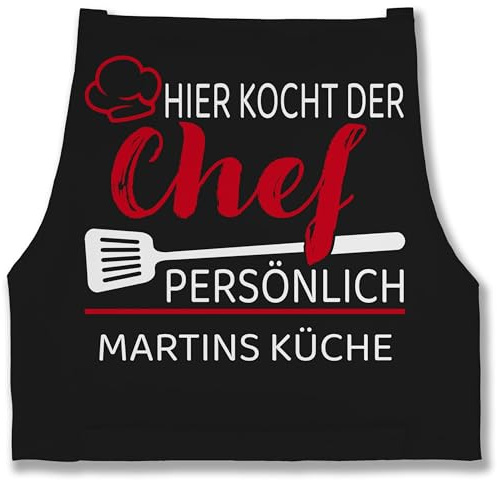 Geschenk mit Namen personalisiert by Shirtracer - Schürze - Kochschürze Herren Männer - Hier kocht der Chef persönlich mit Name I Geschenk Kochen I Hobbykoch