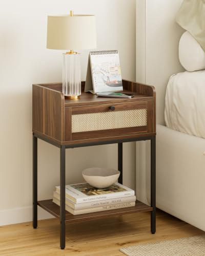 HEYZOEY Rattan Nachttisch, 3-Tier Nachttisch modern Nachtschrank mit Schublade und Regal, Kleiner Beistelltisch für Schlafzimmer, Wohnzimmer, Walnuss(ohne Steckdose)