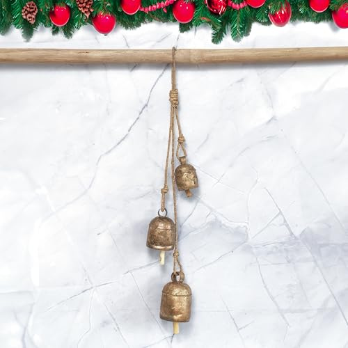 LIMBAD Handgefertigte Eisenglocke zum Aufhängen, Messing-Finish, Wandseil, 4 Glocken, Cluster, Wandbehang, Dekor-Glocken, 63,5 cm lang, hängende Glocke, Set – für Kränze, Outdoor, Indoor, Weihnachten