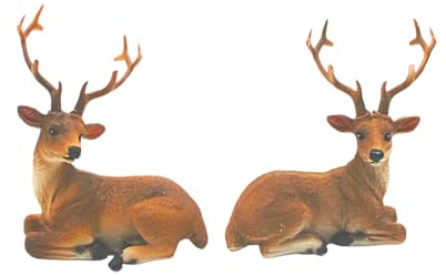 Juego de 2 Figuras Decorativas de Ciervo con Cuernos detallados, Ciervos tumbados de cerámica en Color marrón; Dimensiones de una Figura Decorativa de Ciervo: 8 x 5 x 10 cm.