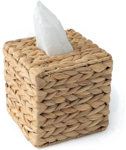 Handgeflochtene Taschentuchbox aus Rattan - 15cm Quadratisch Kosmetiktücher Box, Kosmetiktücherbox mit Eisenrahmen Serviettenspender im Vintage Stil Dekorative Taschentuchspender für Zuhause Auto Büro