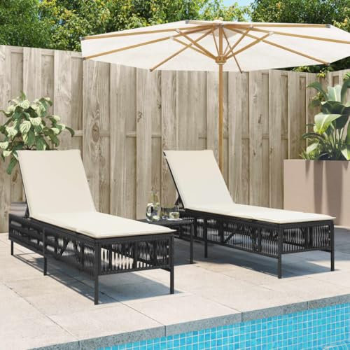 LAPOOH Sonnenliegen 2 STK. mit Tisch Schwarz Poly Rattan, Gartenliege, Liegestuhl, Sonnenstuhl, Sonneninsel Outdoor, Liegen, Gartenmöbel, Bäderliege, Relaxliege - 4002746
