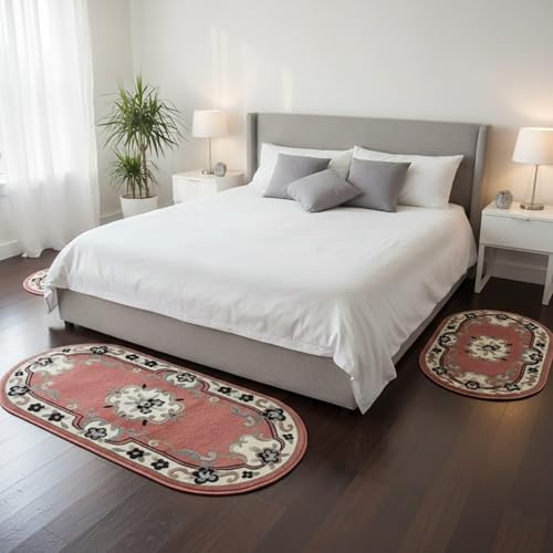 Tris Tappeti Camera da Letto Ovali Cinos – Set 3 Pezzi (1 Fondo Letto 70x140 + 2 Laterali 60x100) – Polipropilene Soffice – Antiscivolo – Design Classico Elegante – Rosa/Bordò