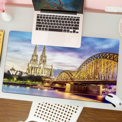 QRFASFZO Großer Mauspad - 80x30cm Gaming-Mauspad mit genähten Kanten, Nicht rutschender Unterlage,Europäisches Stadtbild, beleuchteter Dom in Köln, Alte Brücke und Rhein be,Schreibtischmatte und Maus