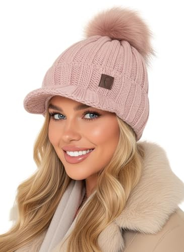 Baesics Bommelmütze Damen Herren - mit Schirm Wintermütze Kunstfell Bommel | Mit flauschigem Pompon und weichem Fleecefutter, Größe ca. 54-58 cm, Strick aus der EU. Warm für Herbst, Winter und als