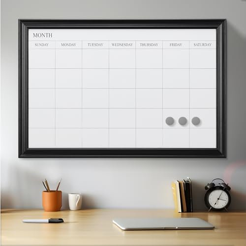 Navaris Magnetisches Whiteboard mit Rahmen - 75 x 50 cm magnetischer Wochenplaner - Tafel abwischbar mit Magneten Stifte - Magnettafel mit Kalender