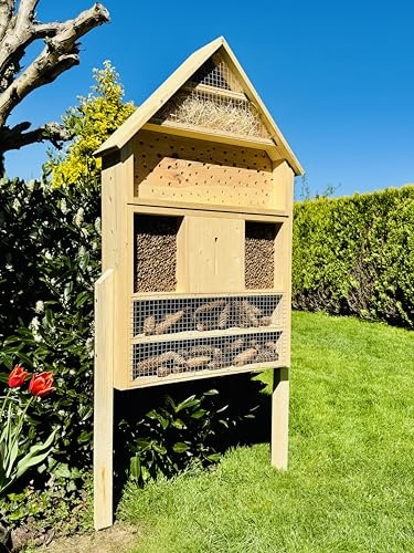 DARLUX Hôtel à insectes de jardin XXL en bois avec pied - 110 x 79 x 16 cm (H x l x P) - Maison à insectes naturelle - Hôtel d'abeilles - Maison à insectes - Résistant aux intempéries - 6 étages