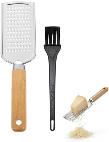BIRLOZA Rallador Zester de Acero Inoxidable con Mango de Madera de Haya Práctico Fino con Superficie Afilada para Queso Parmesano, Cáscara de Limón, Chocolate, Quesos Duros y Más la Cocina (Plata)