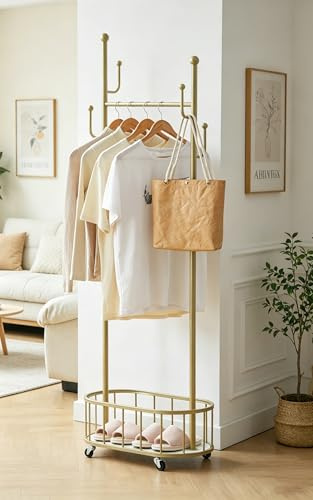 BOOSDEN Kleiderständer mit Doppelträgern und Rollen, Gold | Mobile Kleiderstange mit 4 Haken, Für Mäntel, Hemden, Kleider, Schuhe und Taschen