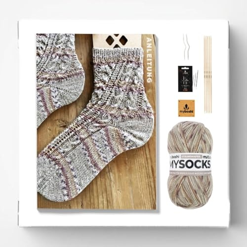 myboshi Strickset Socken Dizzy inkl. Merino Sockenwolle, Nadelspiel, Wollnadeln, Zopfnadeln, Label, Anleitung, 75% Schurwolle, 25% Polyamid Beige (Strandhafer) mit Nadelspiel