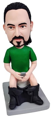 RODMAIE Individuelle Wackelkopf-Figur, individuelle Puppe, Wackelkopf-Figuren, handgefertigt, personalisierbar, Geschenk für Mann, grünes Hemd, Mann sitzt auf Toilette, benutzerdefinierter Wackelkopf
