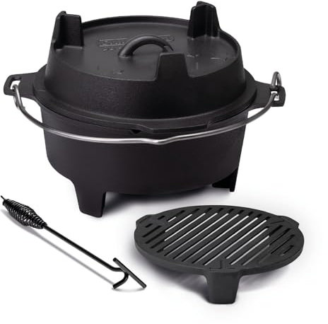 Grillfürst Dutch Oven Set ca. 12 Liter - stabil stehender Feuertopf durch spezielle T-Füße, hitzebeständiger Gusseisen Topf, Deckel als Pfanne nutzbar, DO 12 inkl. Deckelheber und Feuerrost