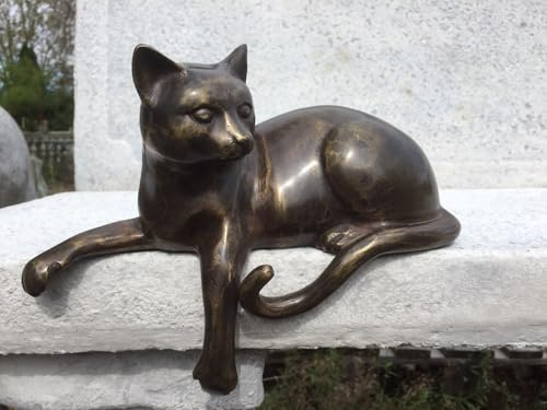 STEINFIGURENWELT GIEBEN Bronzefigur Katze liegend für Kante 19x25cm Dekoration aus Bronze Skulptur Tier Figur Kantensitzer Deko Geschenk Bronzestatue Wetterfest