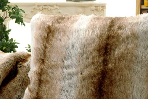 Felldecken Wohnen & Accessoires Fellkissen Wolf hell aus Fellimitat (Kissen 45 x 45 cm)