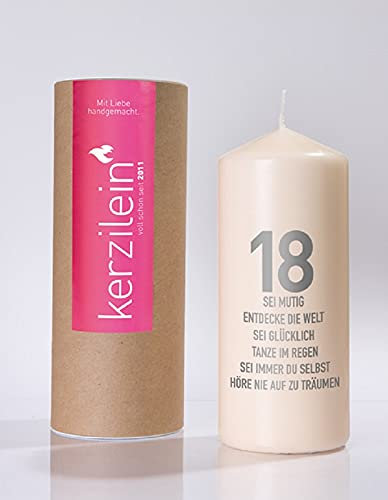 Stumpenkerze Geburtstagskerze 18. Geburtstag – 19 cm hoch, Ø 8 cm – 100 Std. Brenndauer – Handveredelt & Made in Germany – Geschenk mit Spruch in Grau auf Weiß (18. Geburtstag grau)
