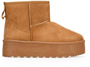BOSANOVA Botines Estilo australianos confeccionados con caña Media de 12 cm, Detalle de Logo, Forro de Pelo y Suela de Plataforma de 4.5 cm. Sin Cierre. Calzado para Mujer