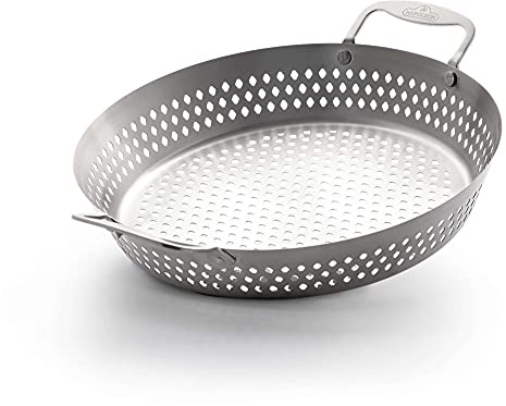 Napoleon Grillzubehör 56027 Edelstahl-Grill-Wok – Premium-Edelstahl, integrierte Griffe, spülmaschinenfest, multifunktionales Design, perforierter Korb, großes Fassungsvermögen, 32,39 x 32,39 x 5,08