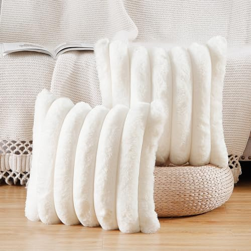 Madizz Lot de 2 Housses de Coussin en Peluche en Fausse Fourrure Housse de Coussin décorative Douce à Rayures moelleuses pour Coussin de Chambre à Coucher de canapé Blanc crème 45 x 45 cm