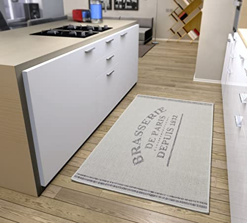 Hanse Home Brasserie de Paris Küchenläufer – Küchenteppich Läufer Teppich mit Schriftzug, rutschfest Pflegeleicht Robust, ÖKO-TEX Teppichläufer für Küche, Flur, Esszimmer – Creme Grau, 92x150cm