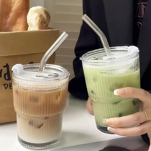 LDXDRU 4 Stück 400ml Gerippte Glasbecher mit Deckel und Strohhalm, Smoothie Becher Set, Matcha Glas Eiskaffee Gläser, Trinkglas Trinkgläser mit Deckel und Strohhalm für Smoothie, Latte, Eistee