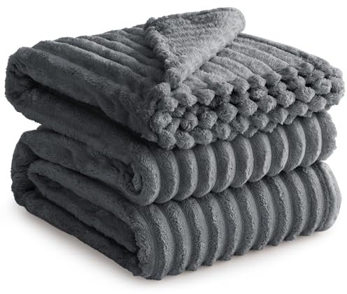 RUIKASI Kuscheldecke Flauschig Decke Grau - 230x270cm Riesig Fleecedecke Sofadecke Couchdecke für Wohnzimmer Deko Blanket, Weiche Wolldecke Warme Korddecke als Tagesdecke