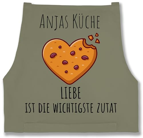 Geschenk mit Namen personalisiert by Shirtracer - Schürze - Backschürze - Liebe ist die wichtigste Zutat mit Name I Geschenk Backen I Geschenk Hobbybäcker