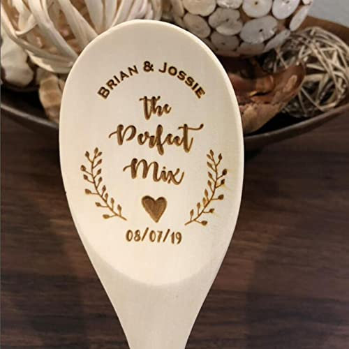 Cuillère en bois personnalisée, cadeaux de mariage personnalisés le mélange parfait, cadeau de douche nuptiale personnalisé, fournitures d'événement de fête de fiançailles de mariage avec n