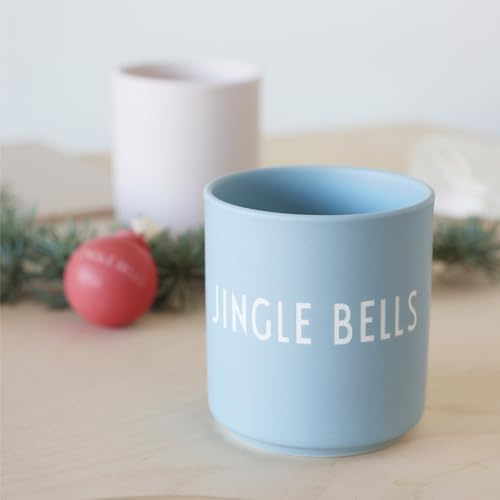 Design Letters Lieblingsbecher JINGLEBELLS Weihnachtstasse | Weihnachtsgeschenke für Frauen & Männer | Weihnachtsdeko, Tischdeko | Porzellan Kaffeebecher | Tasse mit Spruch 250 Ml