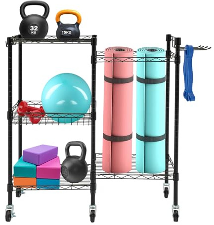 SportgeräTe StäNder, Yogamatten Aufbewahrungsregal mit Rollen, Haken, 3 Ablagen und 1Drahtkorb, Multifunktionaler KurzhantelstäNder für Hanteln, Yoga Matte