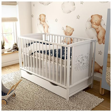 Baby Delux Babybett Kinderbett Gitterbett Bärchen Motiv 120x60 Weiß Schublade Schutzgitter Matratze Massivholz (mit Schaumstoffmatratze 120x60x6 cm)