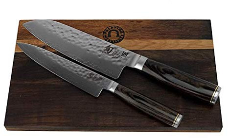 KAI Shun PremierTim Mälzer - Set di coltelli Santoku 18 cm TDM-1702 + coltello multiuso TDM-1701 + tagliere fatto a mano in vecchio legno di veto, 30 x 18 cm, rovere
