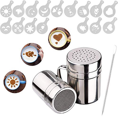 2 Pack Schokoladenstreuer Staubwedel Edelstahl Mesh Streuer Pulver Streuer für Puderzucker Pulver Kakao Cappuccino mit 16 Kaffee Schablonen 1 Kaffee Kunst Pull Pin für Küche, Getränke und Backen