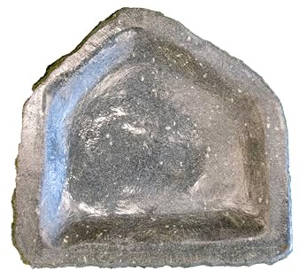 IDYL Granit-Stein Vogeltränke | Haus | Trinkbecken Tränke für Vögel aus massivem Stein |Stilvolle Garten-Dekoration | Haus 30x32cm
