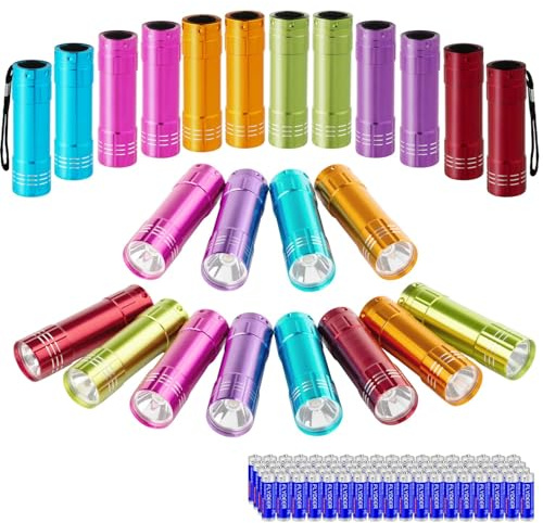 KunHe Paquete de 24 mini linternas pequeñas para niños a granel con baterías, luces LED de aluminio para recuerdos de fiesta, camping, regalo para rellenar calcetines de Navidad