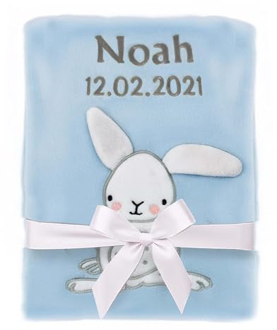 cozy racoon Babydecke Bestickt mit Namen und Geburtsdatum | Weiche Kuscheldecke für Baby Jungen und Mädchen I Personalisiertes Geschenk zur Geburt oder als Erstausstattung I Blaue Decke mit Hase