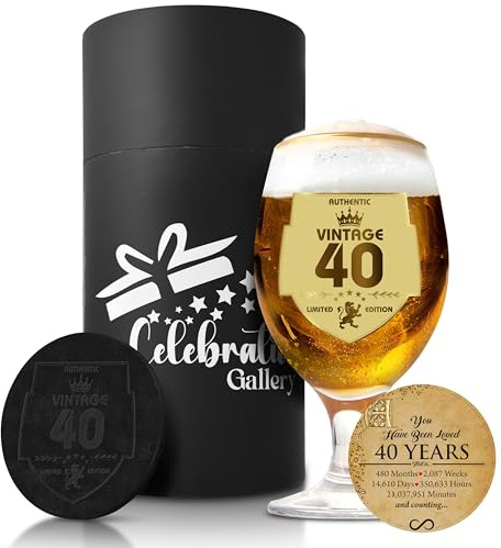 Celebration Gallery Biergläser Geschenke - Personalisierte Geschenke Individuelle Tasse mit Holzuntersetzer - 400 ml Pint-Gläser Biergeschenke für Männer - Lebensmittelechte Glasbecher für Männer in