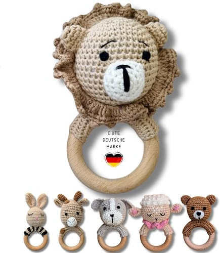 C|UTE – Babyrassel mit Namen ab 0 Monate | Greifling Baby personalisiert aus Baumwolle und Holz | Geschenk zur Geburt, Taufgeschenk Junge & Mädchen, personalisierte Geschenke Baby (Löwe, ohne Gravur)
