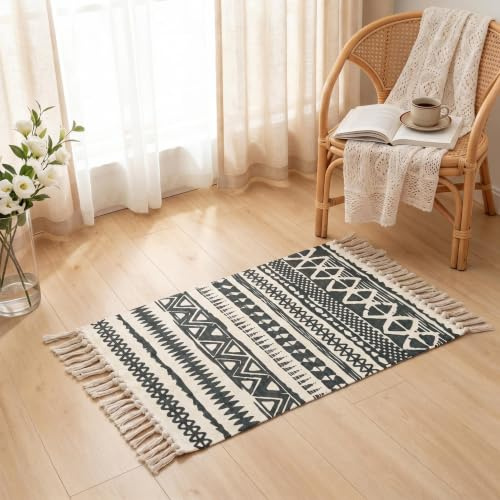 MORROWCAMP Boho Teppich klein 58 x 88 cm, Baumwolle Teppich Waschbar mit Quasten, Schmaler Kleiner Baumwollteppich für Wohnzimmer Schlafzimmer Flur, Handgewebter Boho Stil Teppich (Schwarz)
