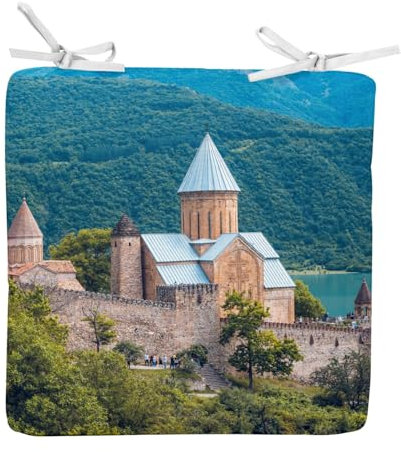 Fabulous Stuhlkissen, quadratisch, Schloss Ananuri, in der Nähe des Flusses Aragvi in Georgien, Landschaft, 40 cm – Stuhlkissen