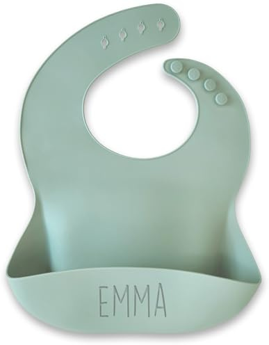 BIENMARQUER ® | Bavoir silicone personnalisé – Texte gravé dans le silicone – Résiste au lave-vaisselle. (Vieux vert)
