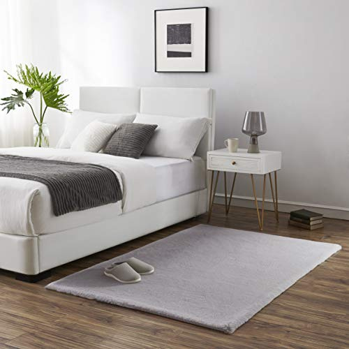 Teppich Wölkchen Fellteppich Kunstfell Teppich Waschbar, Hasenfell Imitat, Kaninchenfell, Kurzfell - Flauschiger Teppich Wohnzimmer, Bettvorleger Schlafzimmer - Grau - 140x200cm